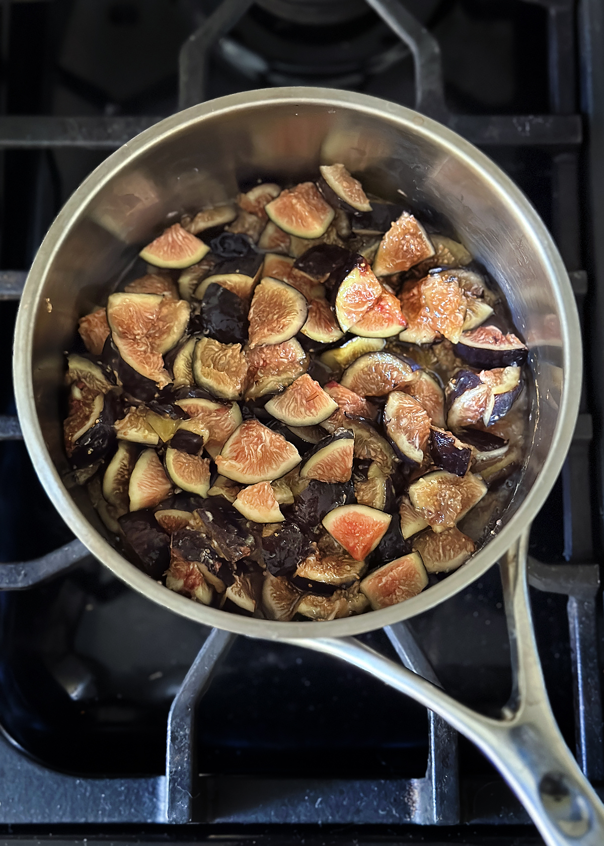 chopped figs in pot