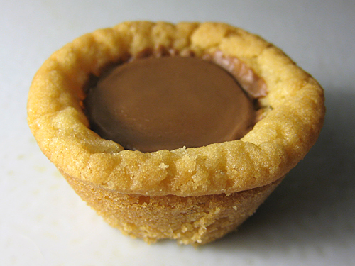 Peanut Butter Cup Peanut Butter Cookies Recipe - Neglecting the Little Pink Kitty