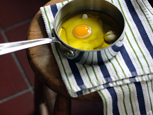 https://thedeliciouslife.com/wp-content/uploads/2013/03/olive-oil-poached-egg.jpg