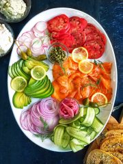 classic smoked salmon platter