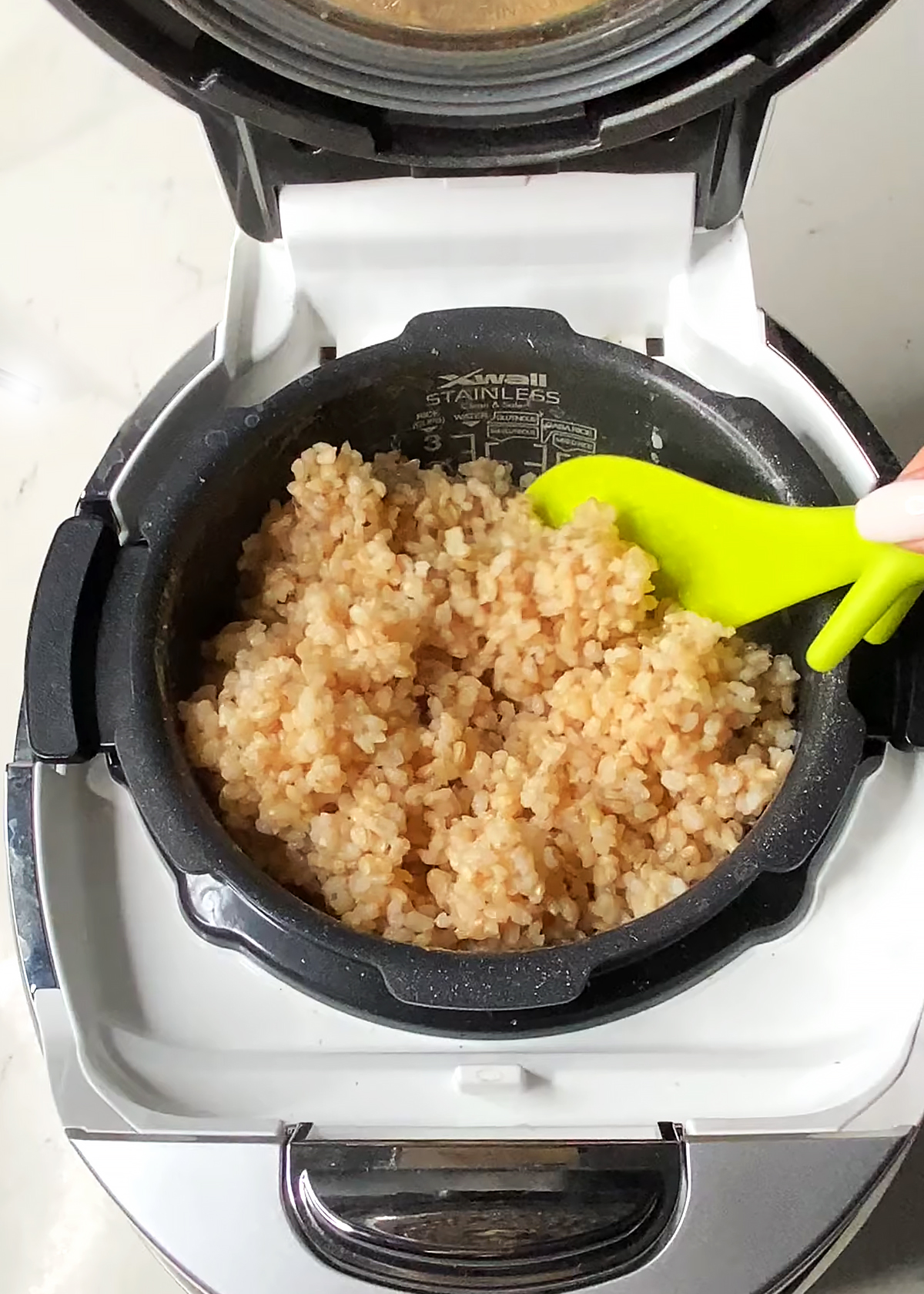 brown rice in rice cooker, cooked