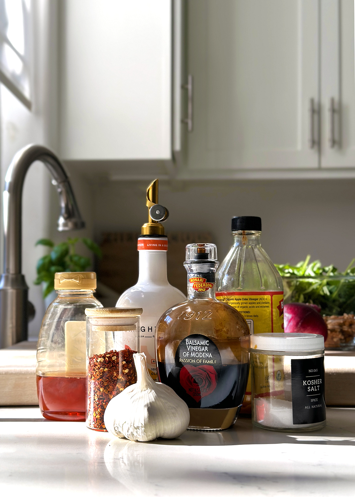 balsamic vinaigrette dressing ingredients bottles