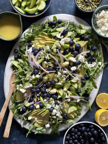 blueberry salad with avocado and lemon dressing