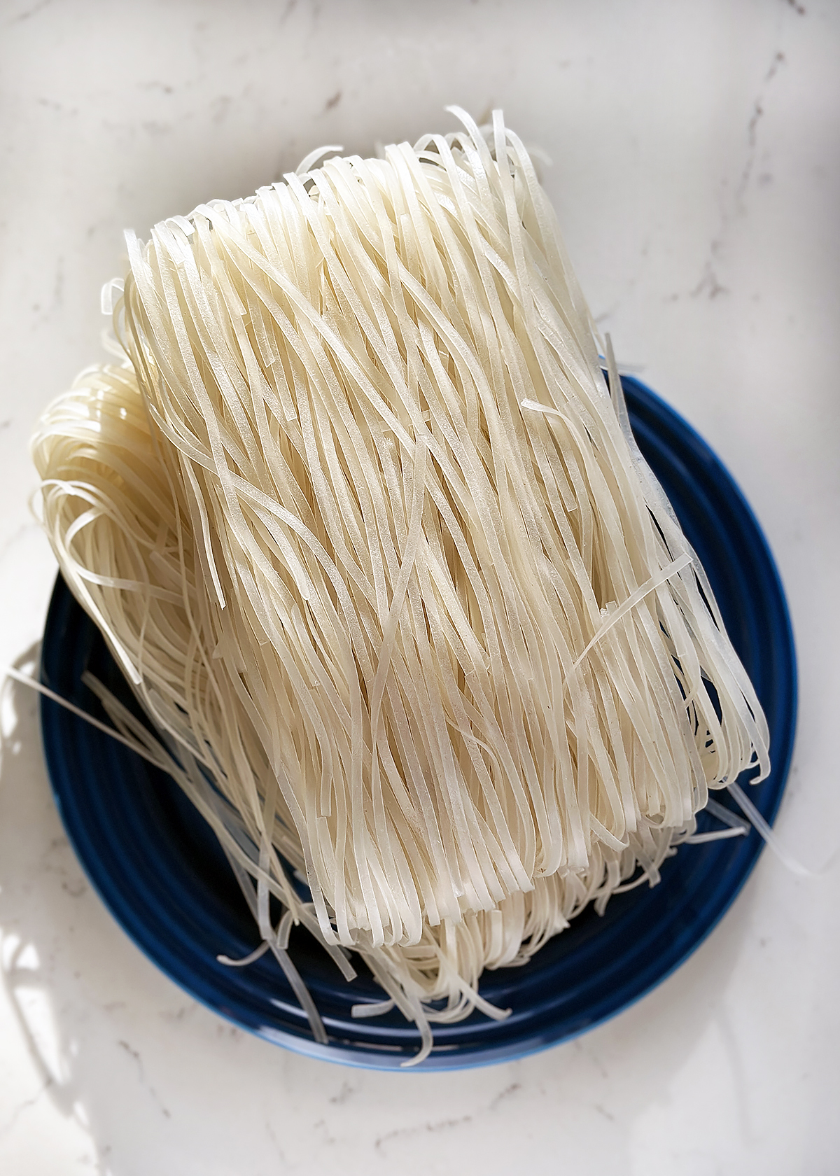 vietnamese dried rice noodles banh pho