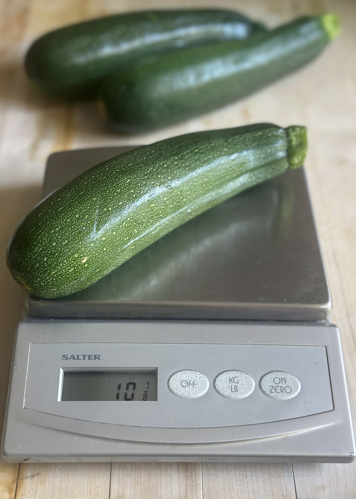 zucchini weight on scale