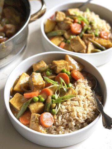 turkey curry rice in bowl