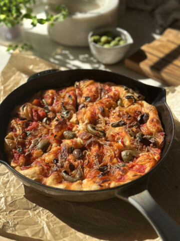 sicilian pizza on focaccia, sfincione