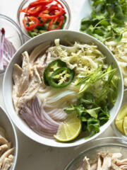 rotisseriechickenpho-greengarnsihes