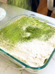 matcha tiramisu dusting top