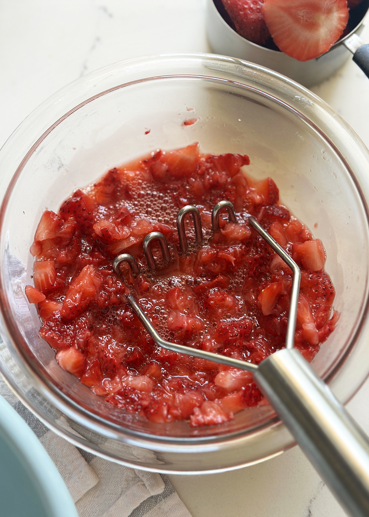mashed strawberries